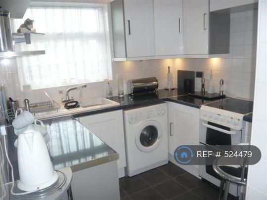 3 bedroom flat to rent - Photo 1