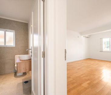 4 Bedroom House with swimming pool, São João do Estoril, Cascais - Photo 6