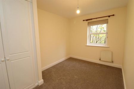 4 bedroom detached house to rent - Photo 3