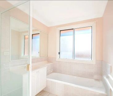 “A great family entertainer with smart layout and large yard.” - Photo 5