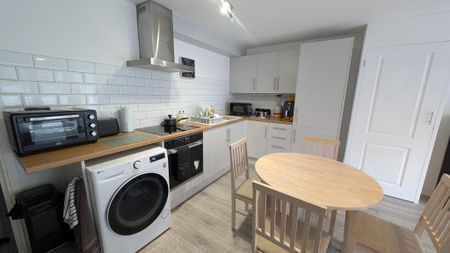 2 bedroom flat to rent - Photo 5