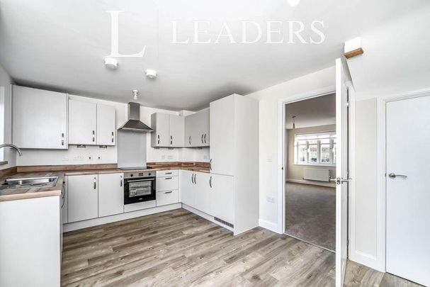 3 bedroom terraced house to rent - Photo 1