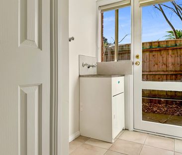 Great 4 bedroom townhouse - Available 09/05/2026 - Photo 6