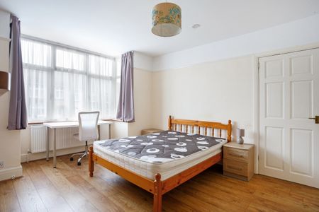 4 bedroom terraced house to rent - Photo 3