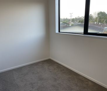 7 Fantail Place, Avondale - Photo 1