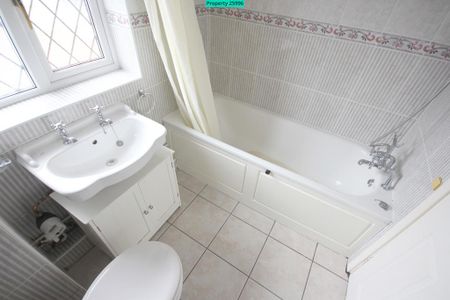 2 bedroom flat to rent - Photo 3