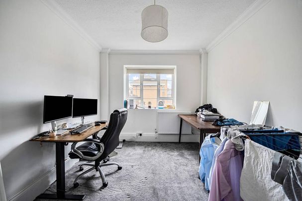 3 bedroom flat to rent - Photo 1