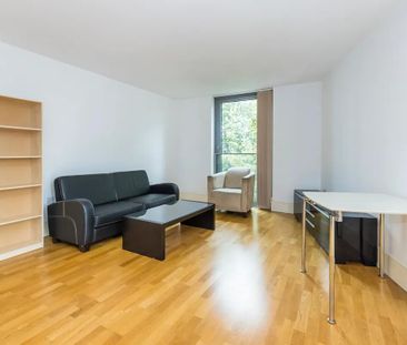 Stadium Mews, Highbury, London, N5 - Photo 1