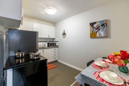 Deluxe Room - Islington (Etobicoke) - Photo 4