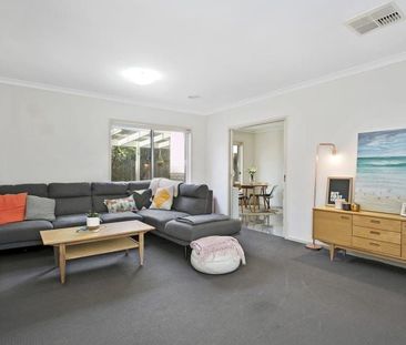 Family Home On The Lake - Photo 6