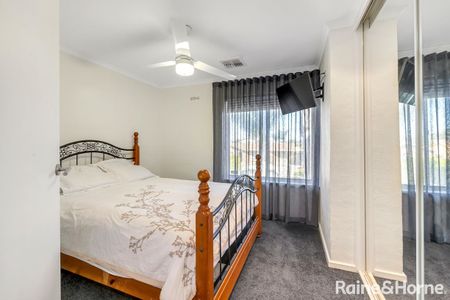 Charming Townhouse in Prime Location - Photo 5