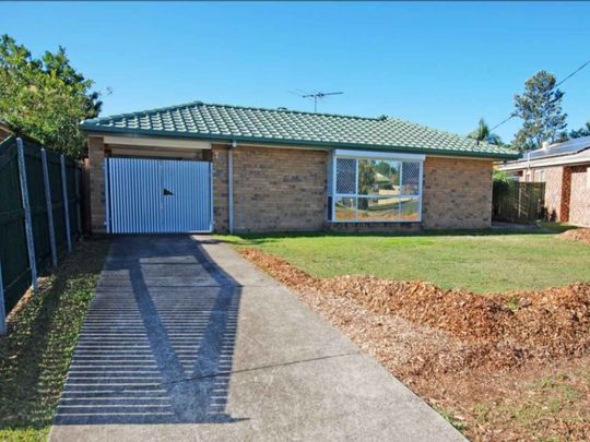 CABOOLTURE - COZY & HOMELY - Photo 1