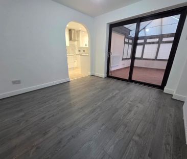 3 bedroom detached house to rent - Photo 5