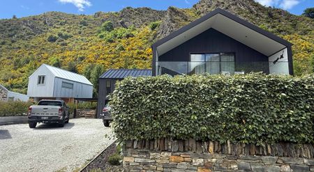 Exceptional Contemporary Home in Arrowtown - Photo 5