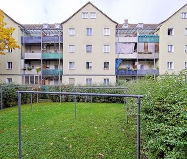 Große 3 Zimmer Wohnung mit Balkon ins Grüne - Foto 1
