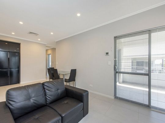 Partly furnished 2 Bedroom Apartment - Photo 1