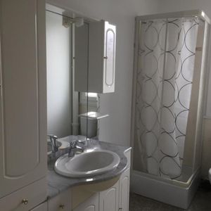 Location Appartement 2 pièces 47m² TOURS 37000 - Photo 2