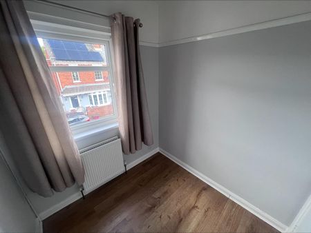 32 Rosapenna Parade, - Photo 2