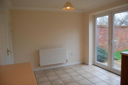 3 bedroom detached house to rent - Photo 2