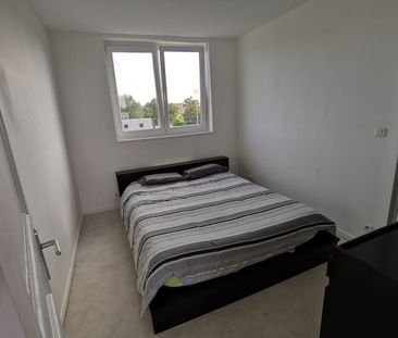 Location Appartement 2 pièces 47m² LILLE 59000 - Photo 3