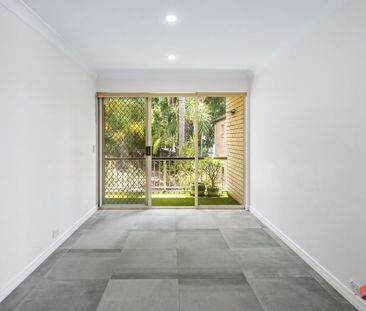 Large Apartment with River Views - Photo 1