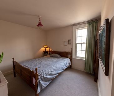 2 Bed Terraced House, Sun Ln, SE3 - Photo 3