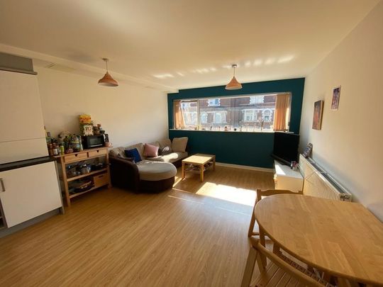 2 bedroom flat to rent - Photo 1