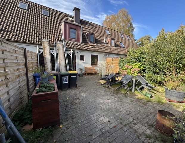 * Besichtigung am 03.11. von 16 - 17 Uhr * Gemütliches Mittelreihenhaus mit eigenem Gartenbereich - Photo 1