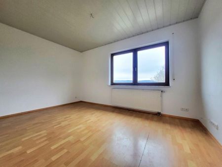 Großzügiges Familiendomizil mit traumhaftem Blick über Büdingen! - Foto 3