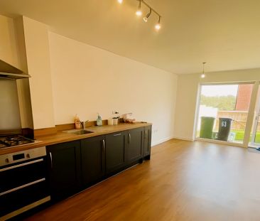 Ensuite Room - Photo 4