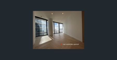 NEAR NEW 2 BEDROOM LUXURY APARTMENT WITH CAR PARK - Photo 4