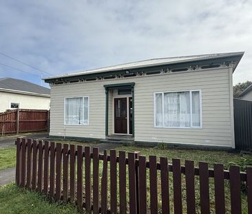 Renovated family home in Cashmere High School zone! - Photo 3
