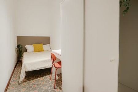 Carrer d'Aragó, Barcelona, Catalonia 08015 - Photo 3