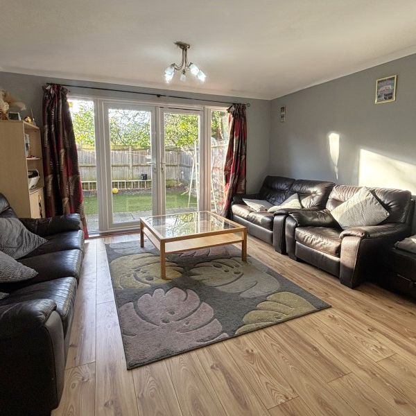 Mint Walk, Woking - 3 bedrooms Property for lettings - Seymours - Photo 1