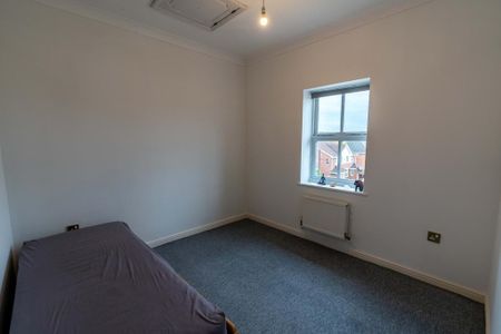 3 bedroom apartment to rent - Photo 2