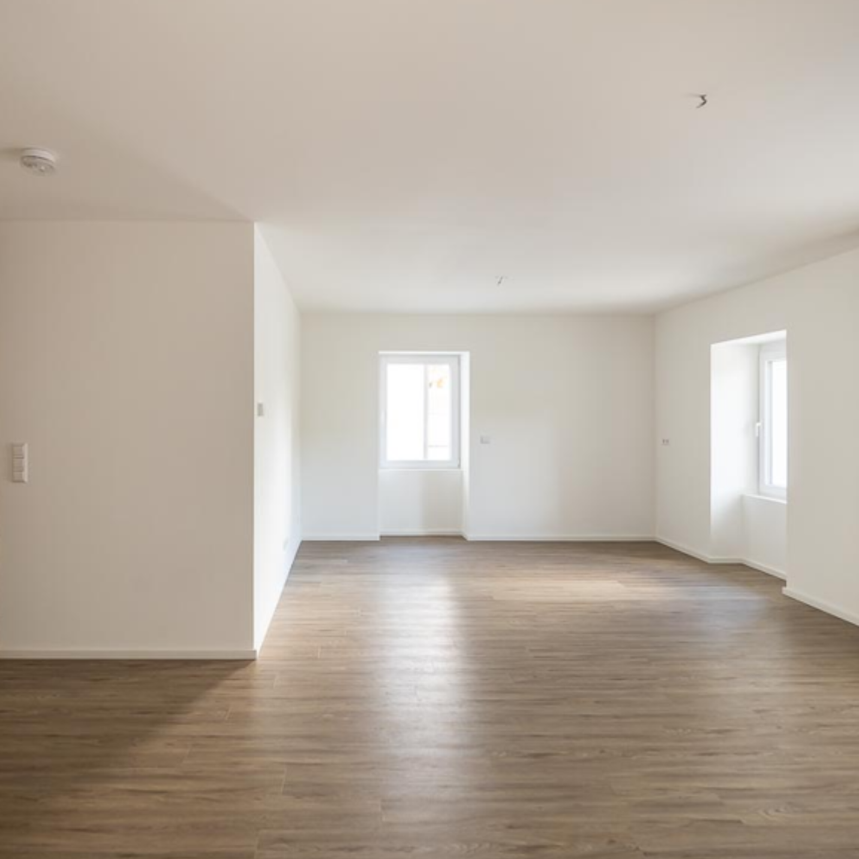 Komfortable 3,5 Zimmer-Wohnung mit Balkon & Stellplatz und Kellerabteil in Tengen - Foto 1