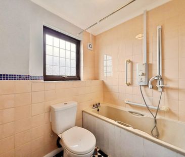 St Johns Mews, Corringham, SS17 - Photo 5