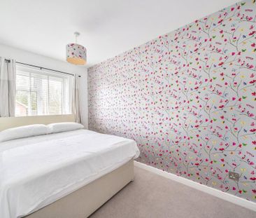 4 bedroom link detached house to rent - Photo 2