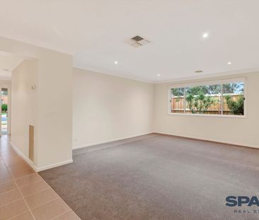 Spacious Family Home in a Prime Location - Photo 2