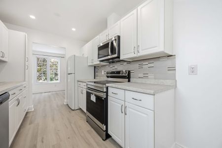 For Lease - 249 Hodgson Drive, Newmarket, Ontario - Photo 3