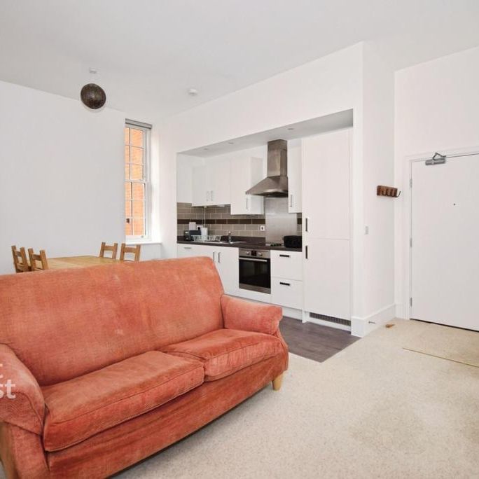 2 bedroom ground floor flat to rent - Photo 1