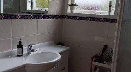 House in excellent primary school zone - Photo 3