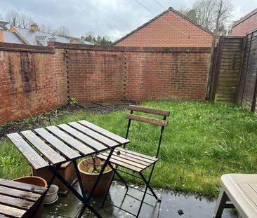 2 bedroom end of terrace house to rent - Photo 6