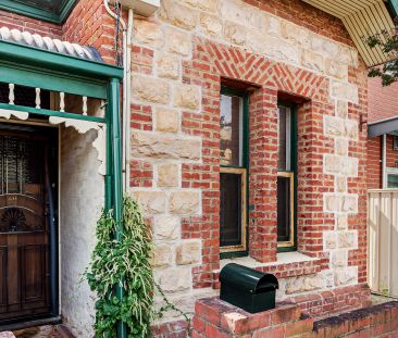 CHARACTER MAISONETTE JUST OFF HUTT STREET! - Photo 5