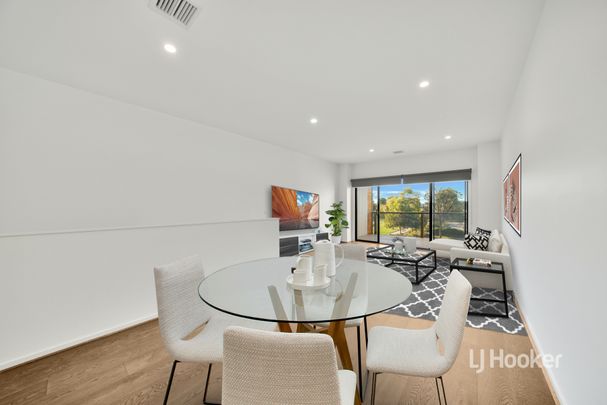 18 Flagship Way, Point Cook VIC, Belconnen - Photo 1