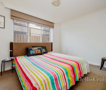 2 Bed, 1 Bath - Photo 5