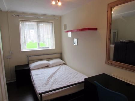 5 Bed Student House - Dickens Avenue - Photo 2