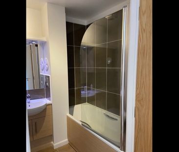 3 Bed Penthouse, Handyside Place, EH11 - Photo 2