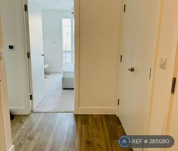 1 bedroom penthouse to rent - Photo 5