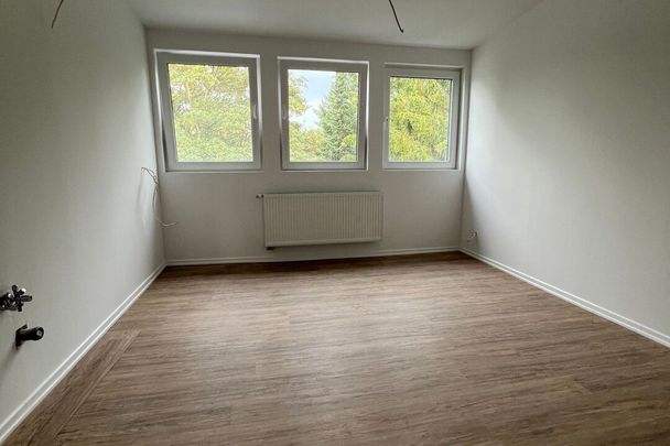 Top moderne 1,5-Zimmer-Dachgeschoss-Zimmer-Wohnung / zentral gelegen ! - Foto 1